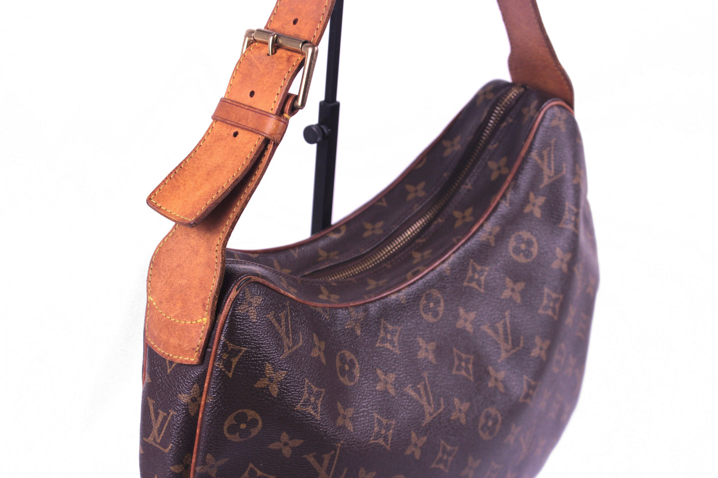 Louis Vuitton Croissant GM